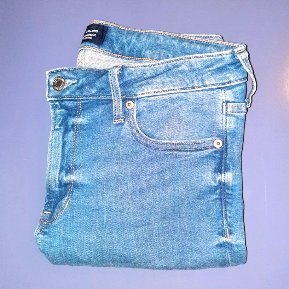 Gap Skinny Jeans light blue denim ( Universal Legging) size 10 / 30